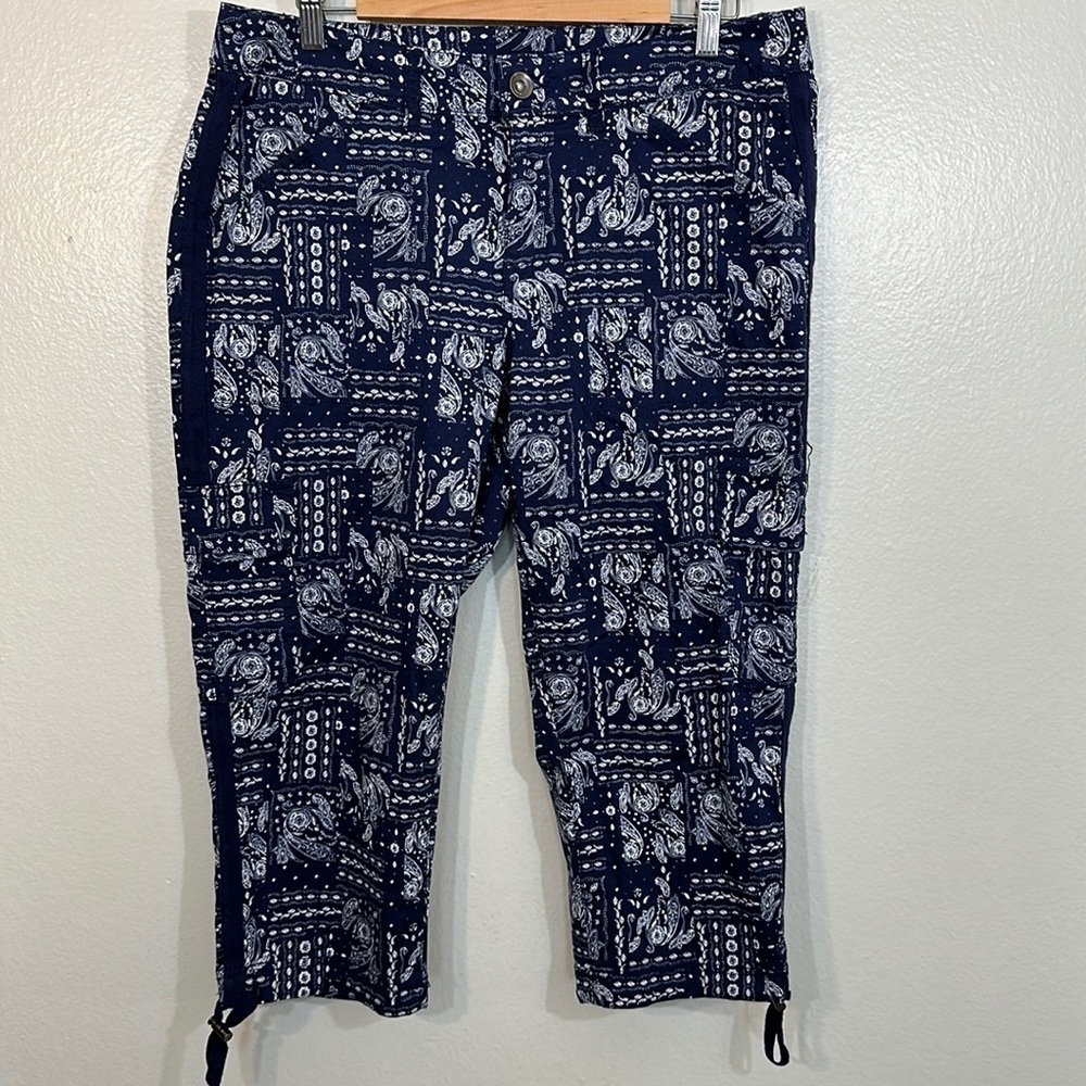 Time and Tru Printed Capris